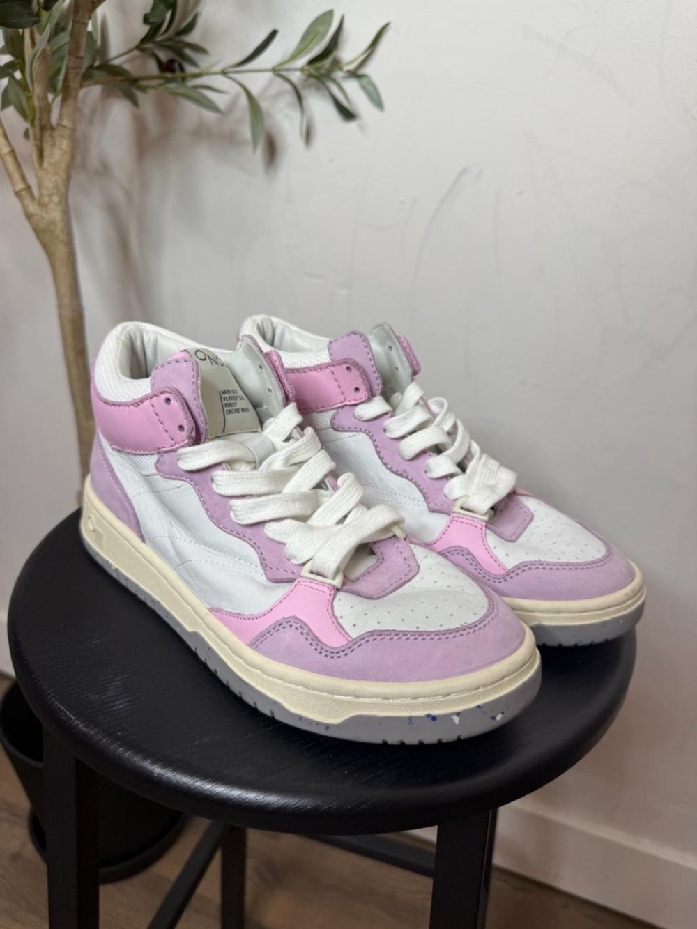 Women’s High-Top Sneakers in White and Light Pink